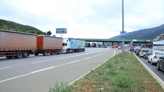 Shkembimet tregtare me Kosoven - Prodhuesit e dy vendeve kerkojne heqjen e pengesave doganore